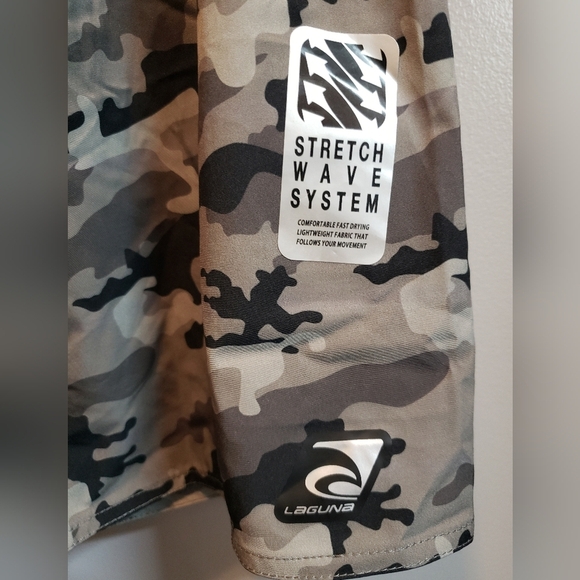 Laguna NWT Coastal Fit, Above the Knee Camo Swim Trunks - Picture 2 of 8